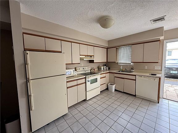 4th image of 35 Dale Ave APT G