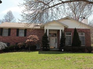 1370 Still House Creek Rd, Chesterfield, MO 63017