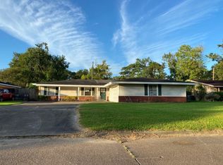 140 Berkshire Ln, Beaumont, TX 77707