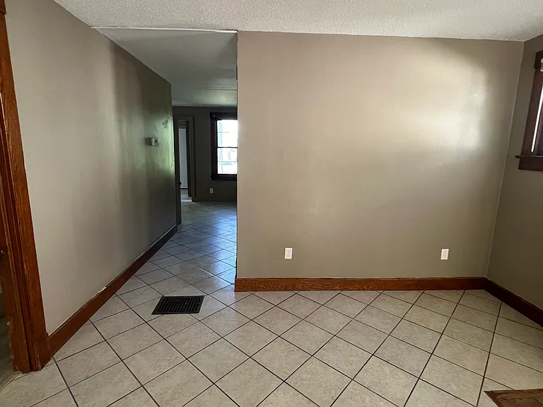 20 E 15th Ave #B — Photo 8