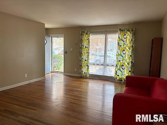 3rd image of 1006 S Glenview Dr