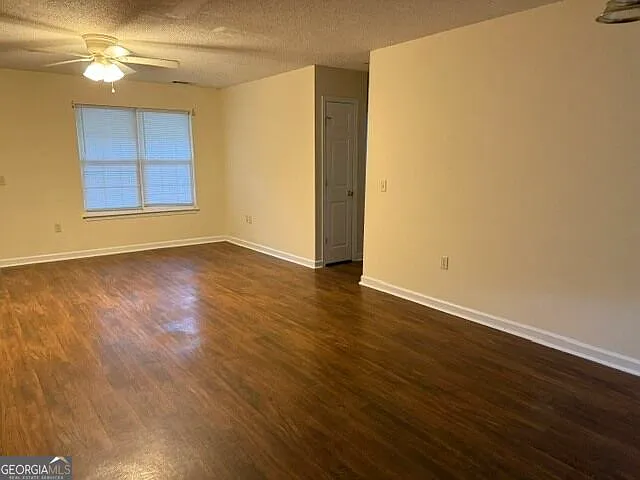 303 Aldred Ave — Photo 3