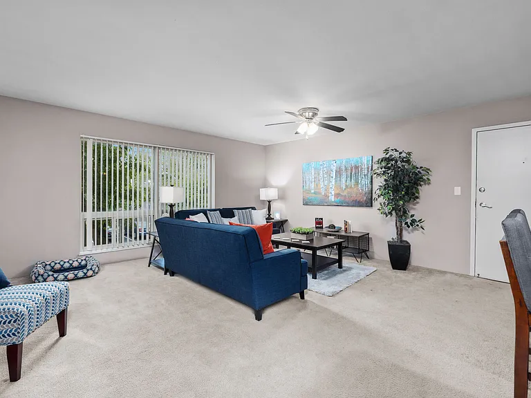 West End Terrace Apartments — Photo 35