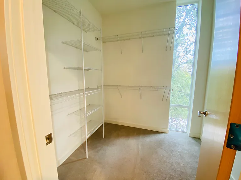 2322 E Denny Way — Photo 13