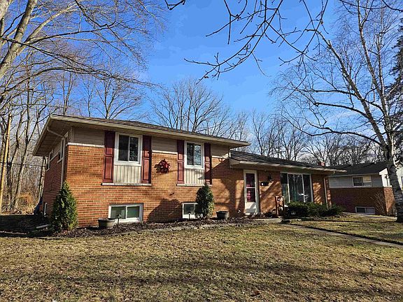 2nd image of 7076 Ridgedale Ln