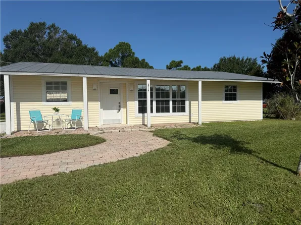 874 Blossom Dr, Sebastian, FL 32958