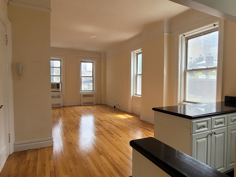 1st image of 26 E 63rd St APT 9C
