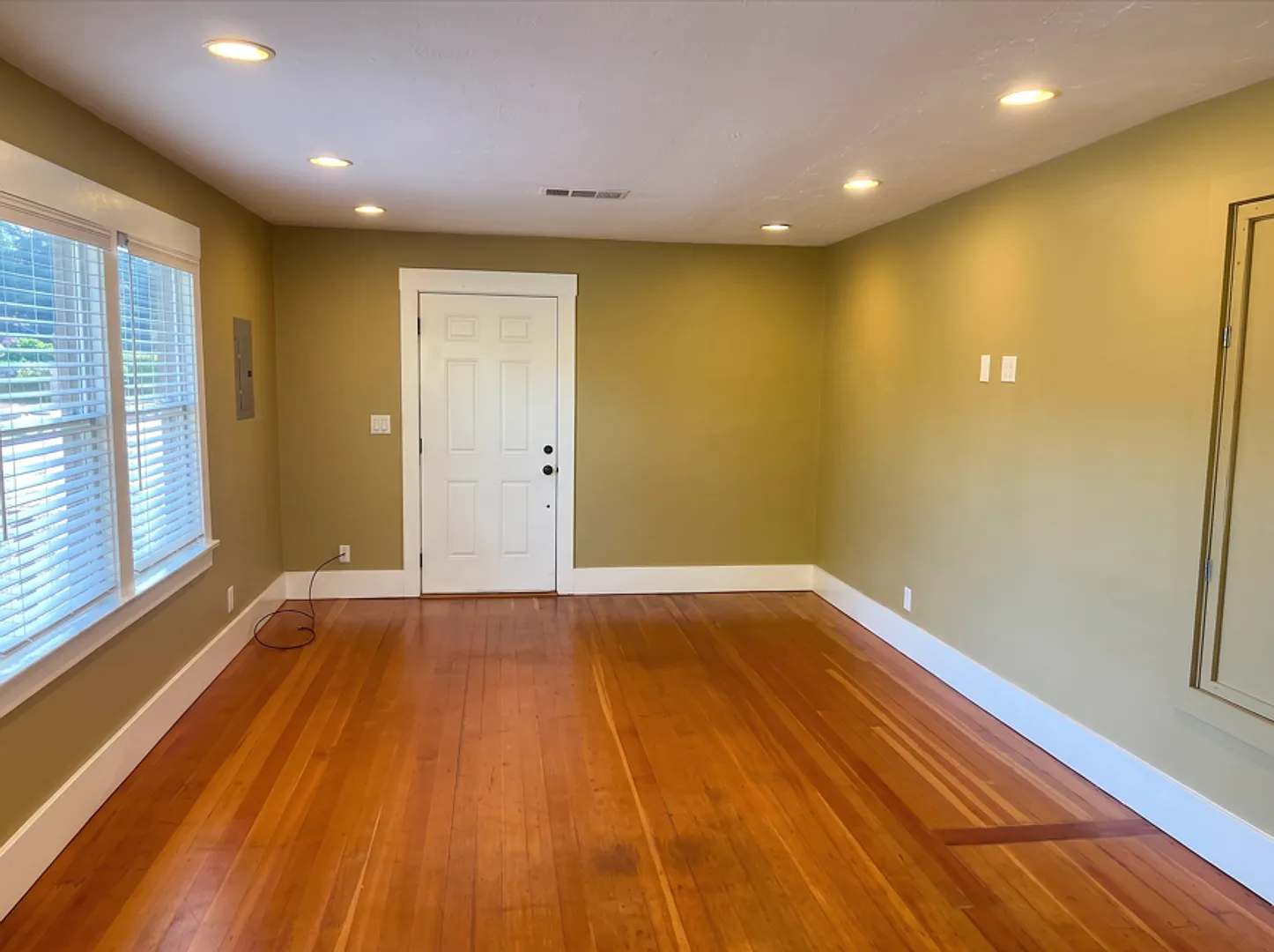 3/1 Pet Friendly Cutten Home With Large Fenced Yard, Garage & Additional Storage Shed! — Photo 4
