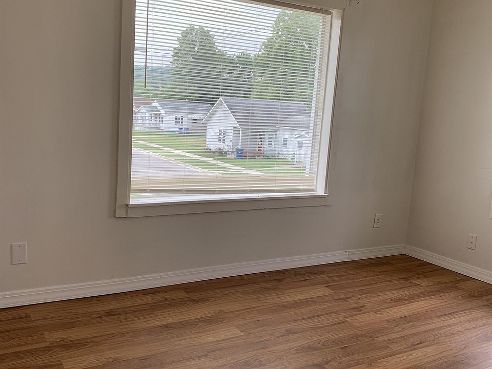 1st image of 1922 W 6th St APT 3