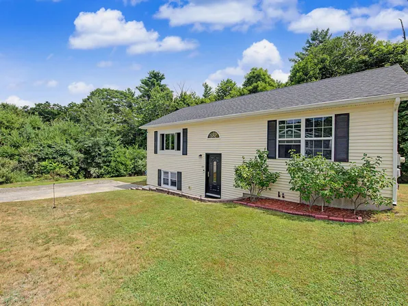 55 Hillcrest Avenue, Lewiston, ME 04240