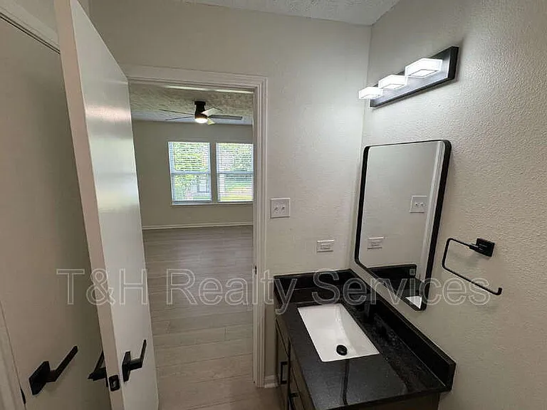2145 Shadowbrook Dr — Photo 19