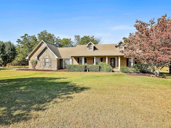 110 Hampton Woods Dr, Fayetteville, GA 30215