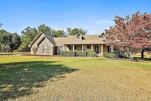 110 Hampton Woods Dr Photo 1