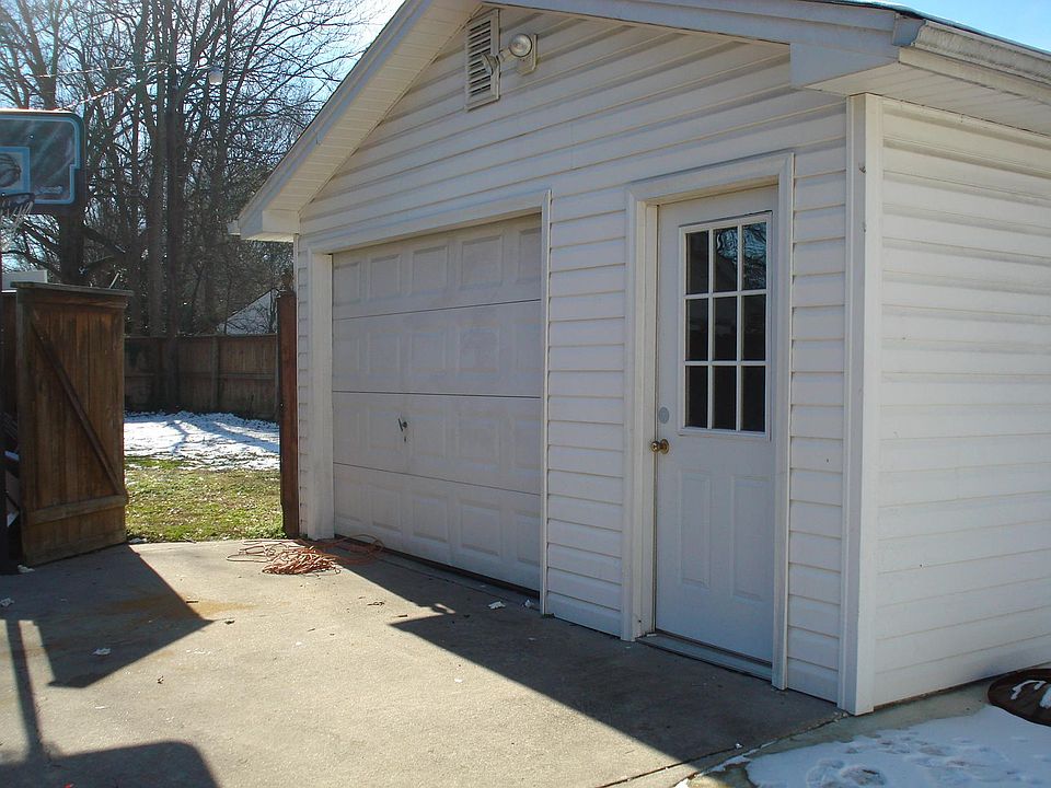 2nd image of 225 Highland Ave