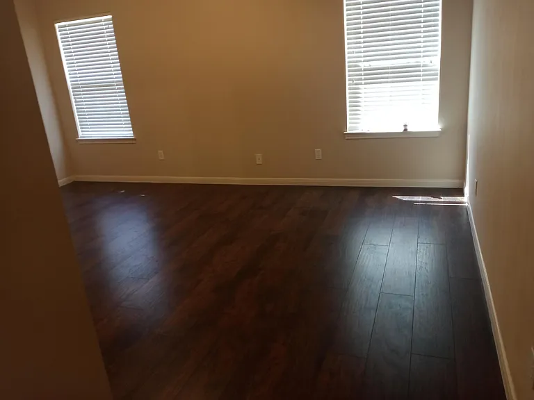 4 Hollywood Ct — Photo 9