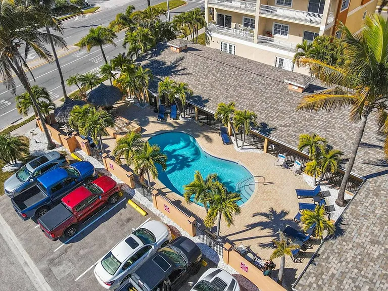 17505 Gulf Blvd #1-ID1596432P — Photo 23