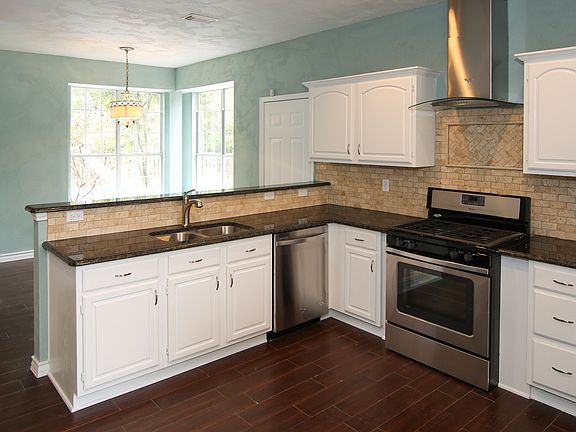 Kitchen and breakfast view 