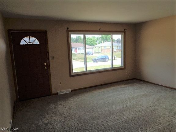 5th image of 18201 Adams Dr
