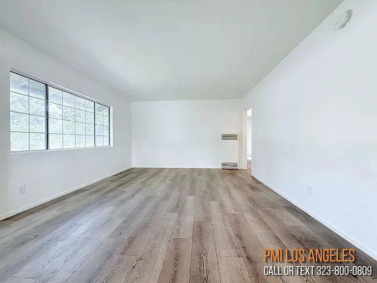 10565 Camarillo St — Photo 15