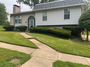 13266 Vanderwood Dr, Florissant, MO 63033