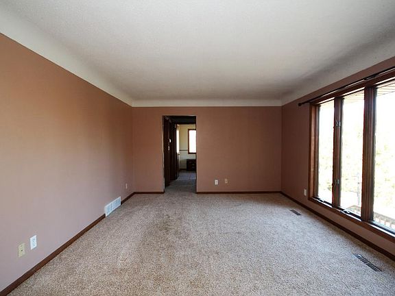 5th image of 14908 Deerwood Dr