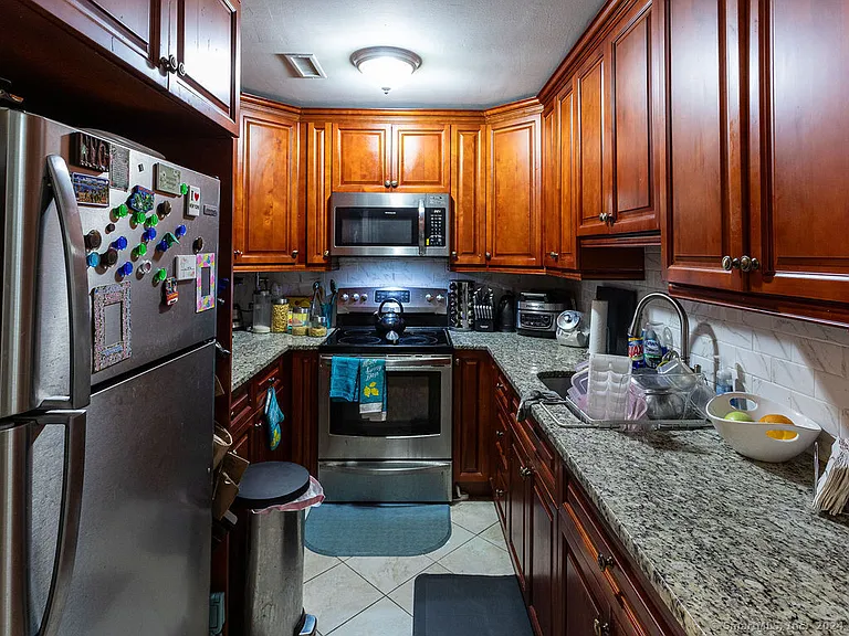 309 Ely Ave #H1 — Photo 9
