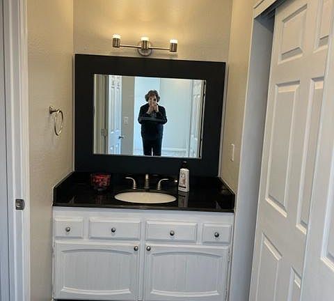 2nd image of 3424 Vintage Dr APT 226