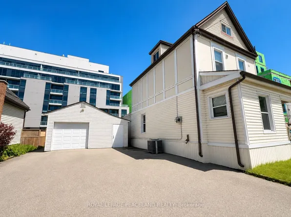 406 Jackson St W, Hamilton, ON L8P 1N4