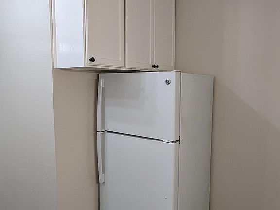 4th image of 209 SE Birch Ave #1/2