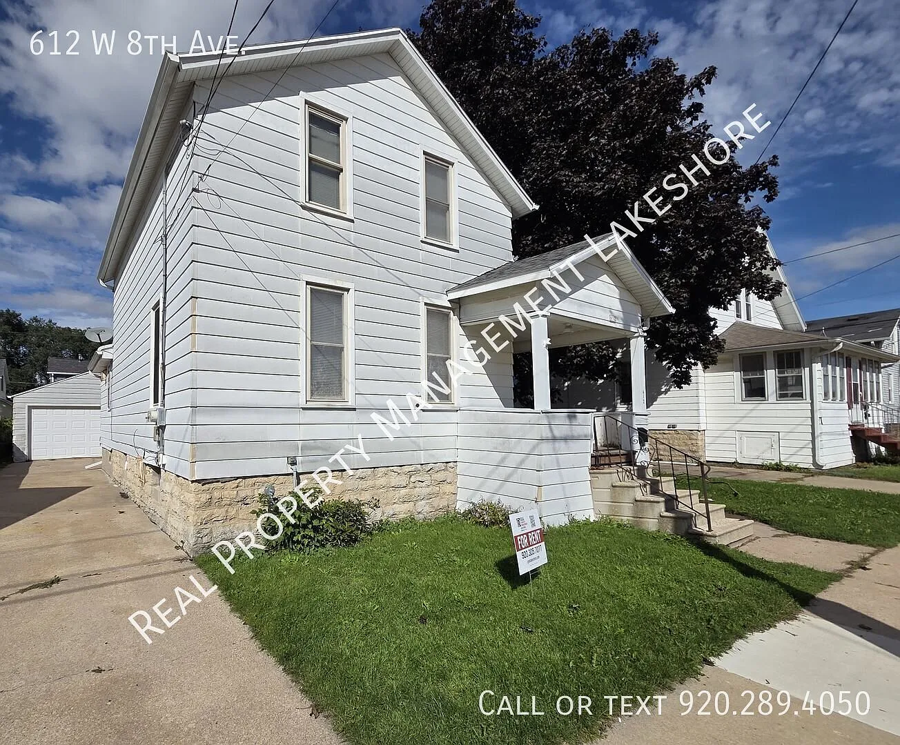 Nice 2-Bedroom Home with Garage & Full Basement Oshkosh — Photo 1