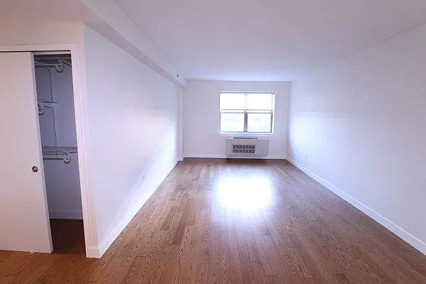 Rented by A&E Real Estate Management | media 7