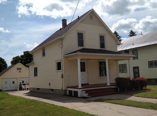 933 N 10th St, Manitowoc, WI 54220