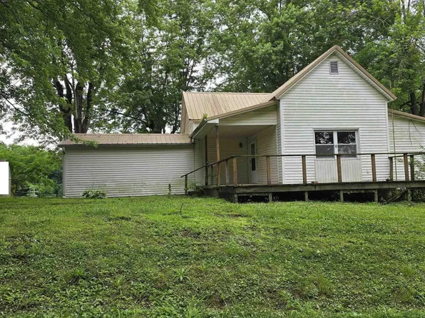 711 McLean St, Rosiclare, IL 62982