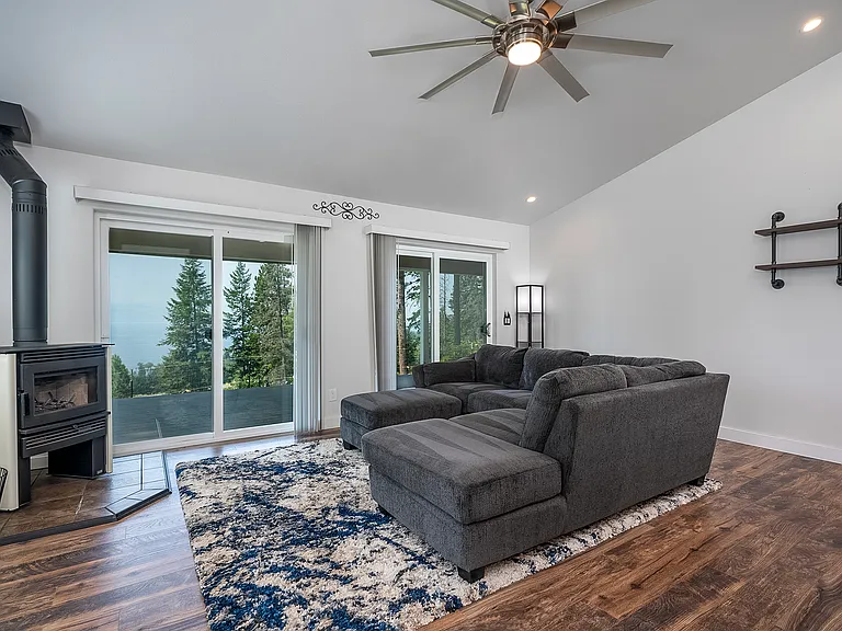 21820 Highway 35 — Photo 13