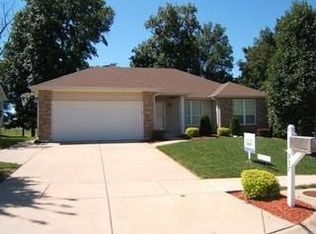 937 Chestnut Oak Dr, Saint Charles, MO 63303