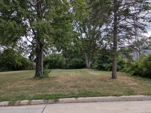 Hipp St, Taylor, MI 48180