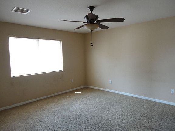 3rd image of 1681 E Daisy Ct