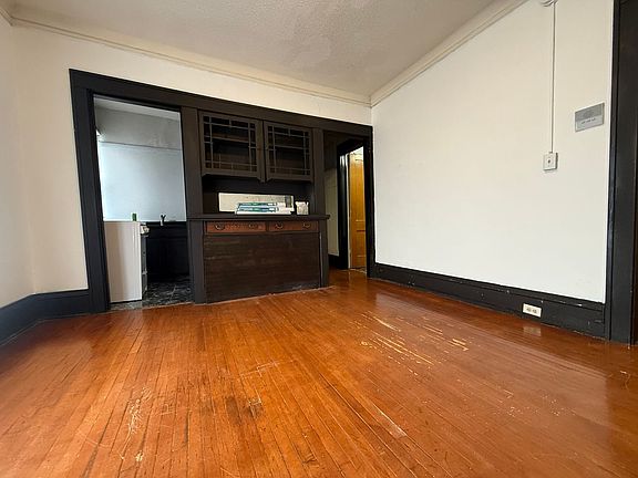 2nd image of 1302 Linden Ave APT 211