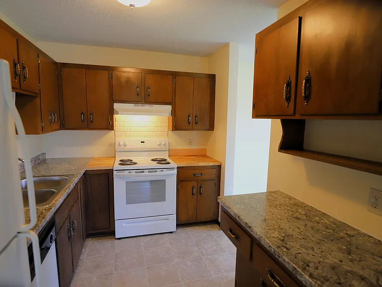 4000 Parklawn Ave — Photo 4