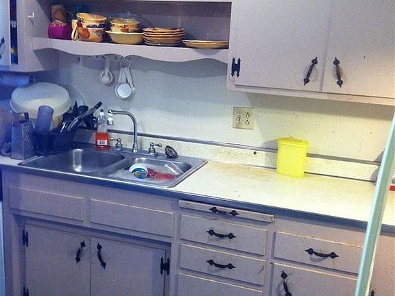 4th image of 4121 Cortright Way