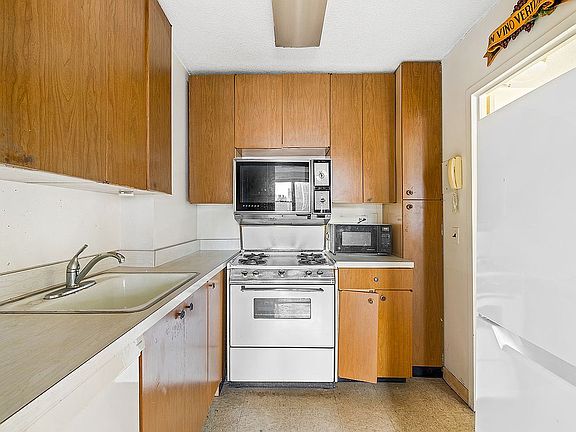 5th image of 345 E 86th St APT 14D