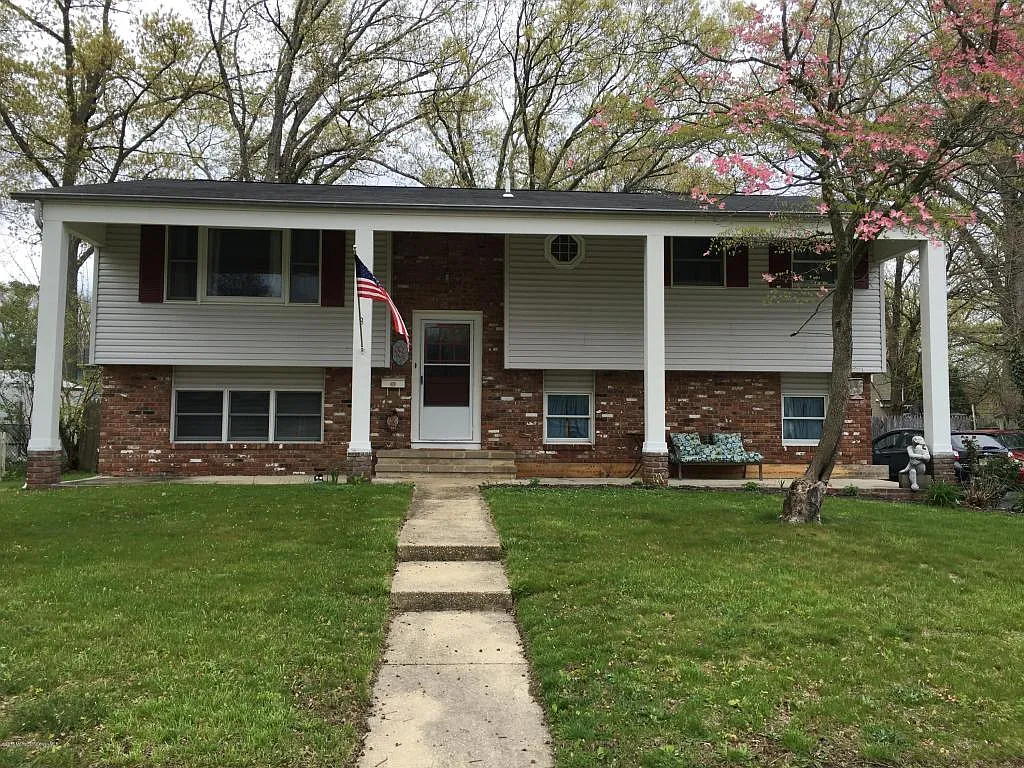 8 Colorado Dr photo 1