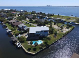 2618 Bay St, Gulf Breeze, FL 32563