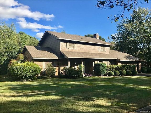 2nd image of 1383 Woodmere Dr