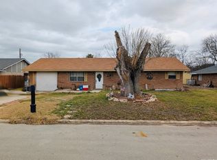 256 Glenbrook Dr, New Braunfels, TX 78130