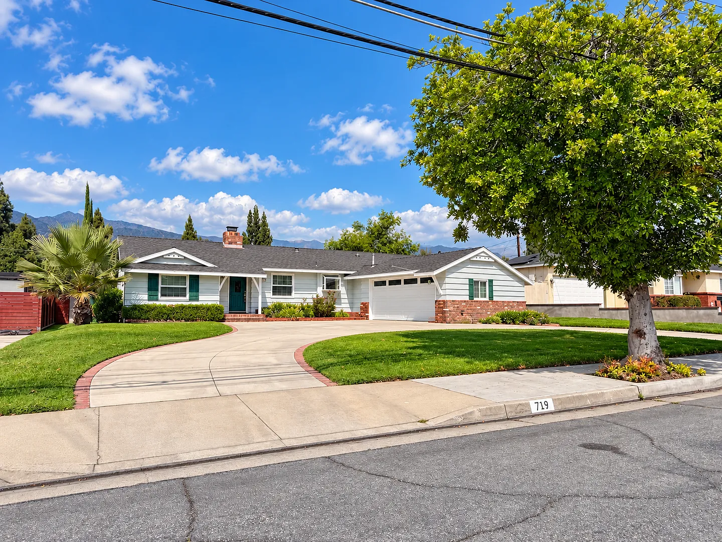 3bd/2.5 bath in Glendora with a pool!! — Photo 3
