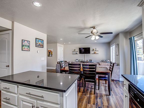 5th image of 2497 N Garden Dr