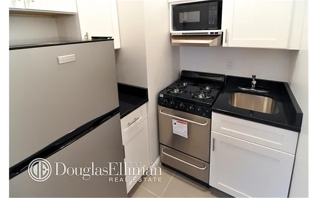 Rented by Douglas Elliman | media 17