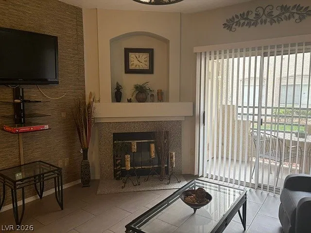1 bed, 1.0 bath, 723 sqft, $1,100 — Photo 4