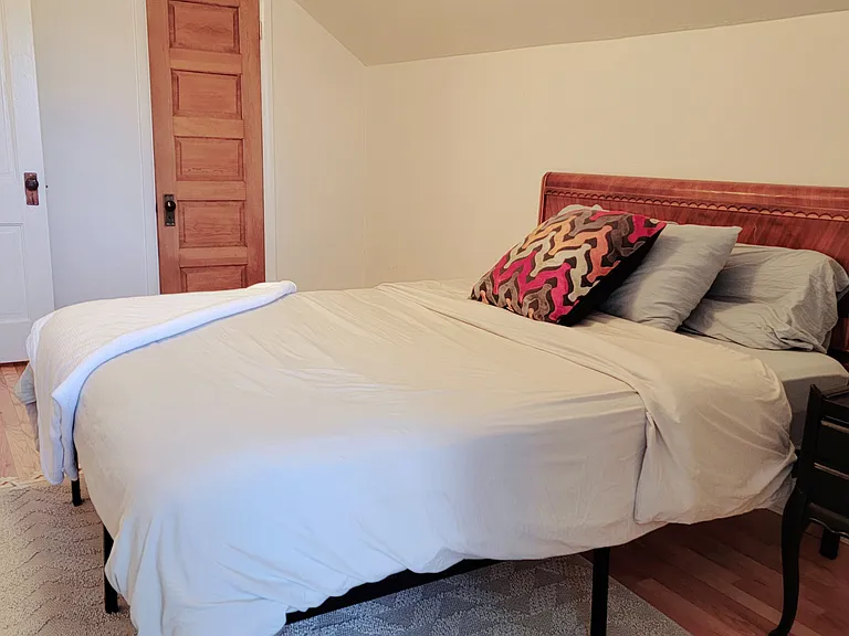 1466 King St — Photo 36